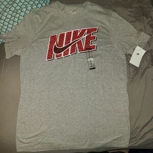 Nike Men's Gray Short Sleeve Tee
